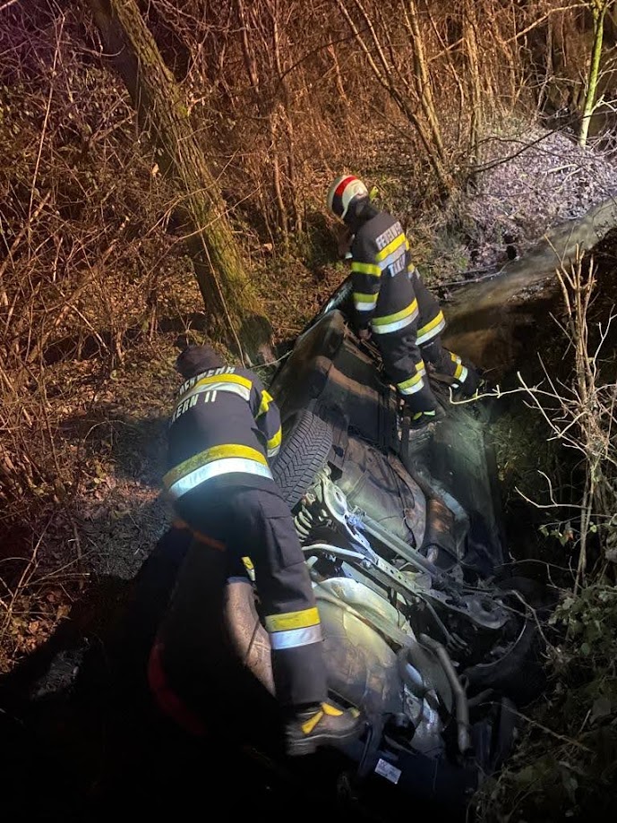 Erneuter Verkehrsunfall mit PKW im Bach