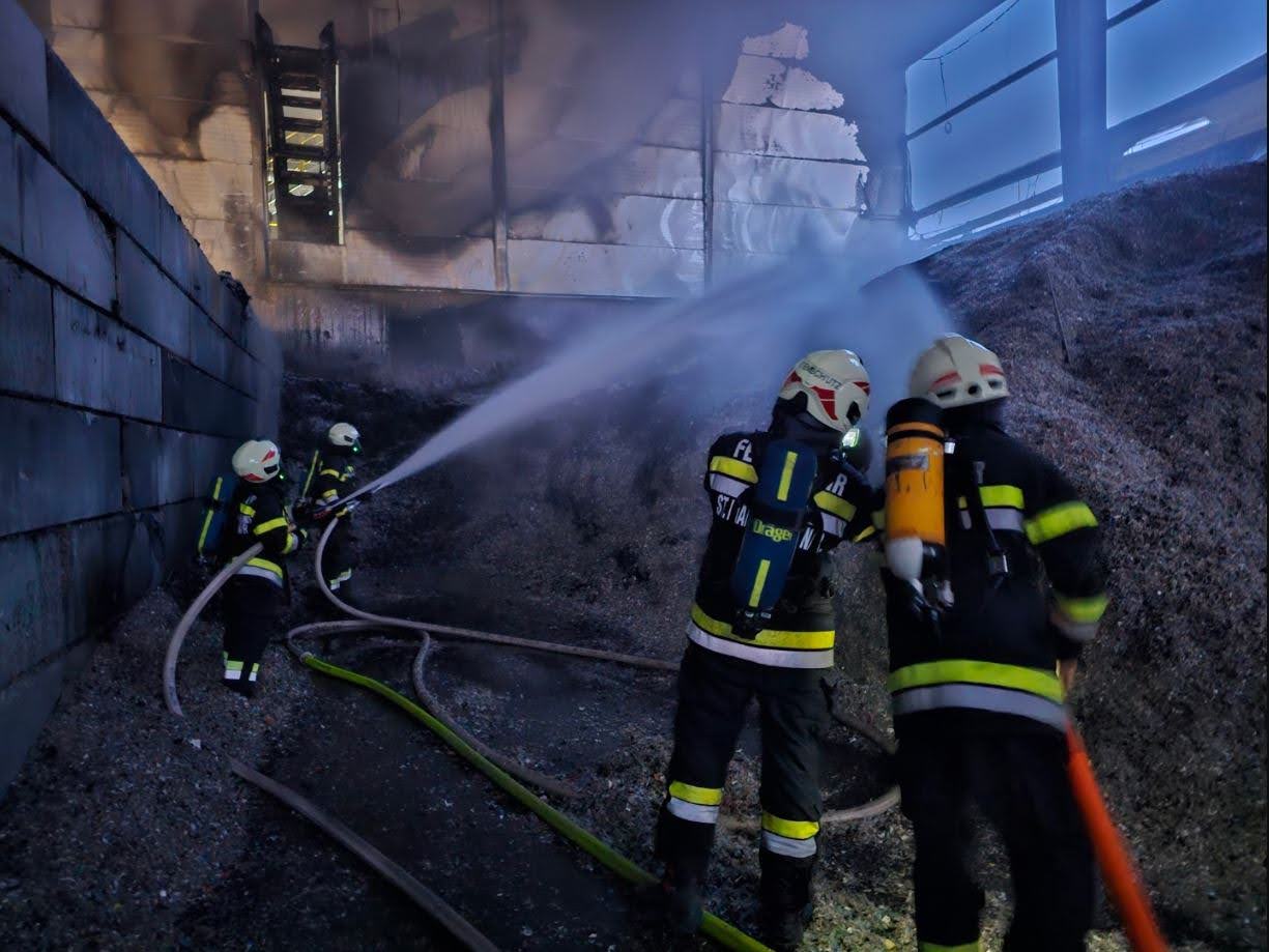 Erneuter Brand bei Abfallrecyclingfirma